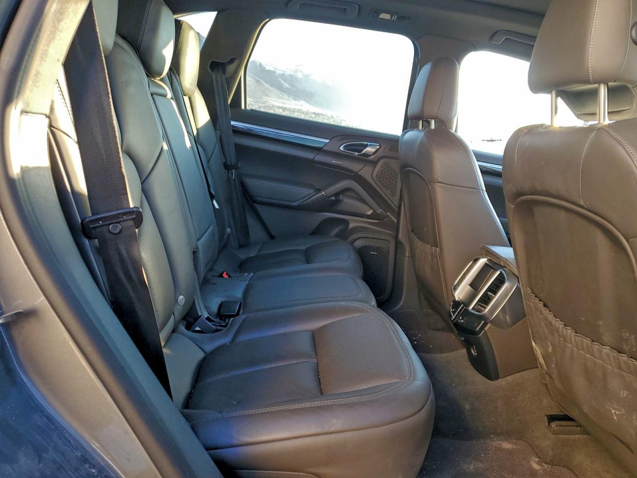 2017 Porsche Cayenne S VIN: WP1AB2A23HLA53617 Lot: 92751715