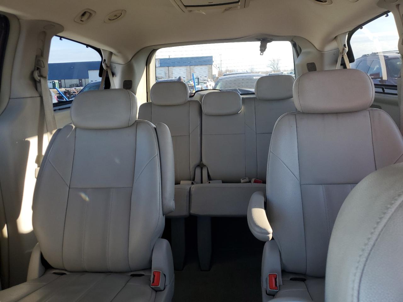 2008 Chrysler Town & Country Touring VIN: 2A8HR54P08R823065 Lot: 92984755