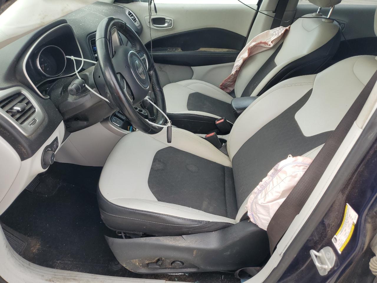 2019 Jeep Compass Latitude VIN: 3C4NJCBB0KT743718 Lot: 93233445