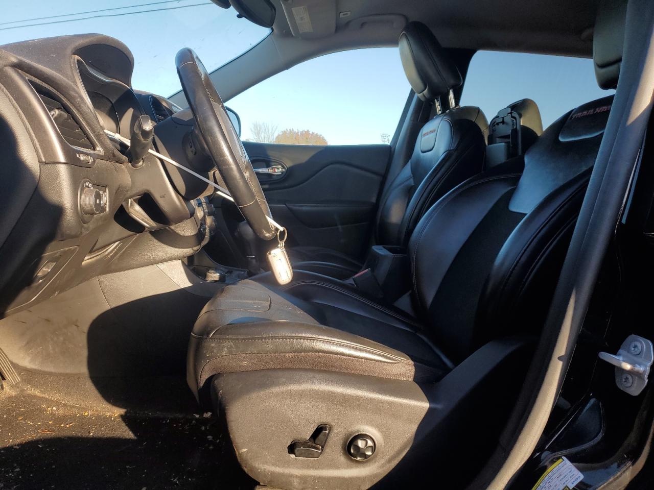 2019 Jeep Cherokee Trailhawk VIN: 1C4PJMBX8KD483570 Lot: 92250545