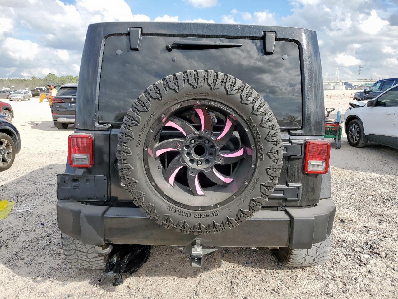 2015 Jeep Wrangler Unlimited Sahara VIN: 1C4HJWEG2FL525030 Lot: 93828265