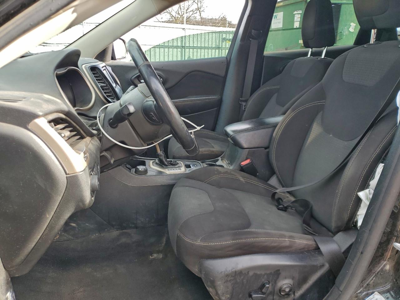 2016 Jeep Cherokee Latitude VIN: 1C4PJMCB8GW153846 Lot: 94442825