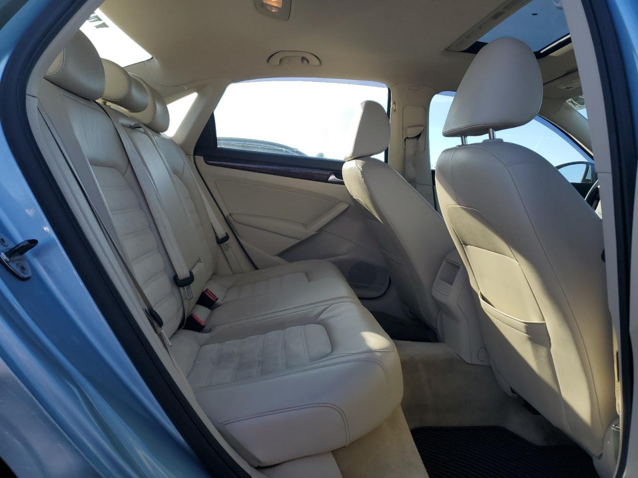 2012 Volkswagen Passat Sel VIN: 1VWCP7A32CC030935 Lot: 92632725