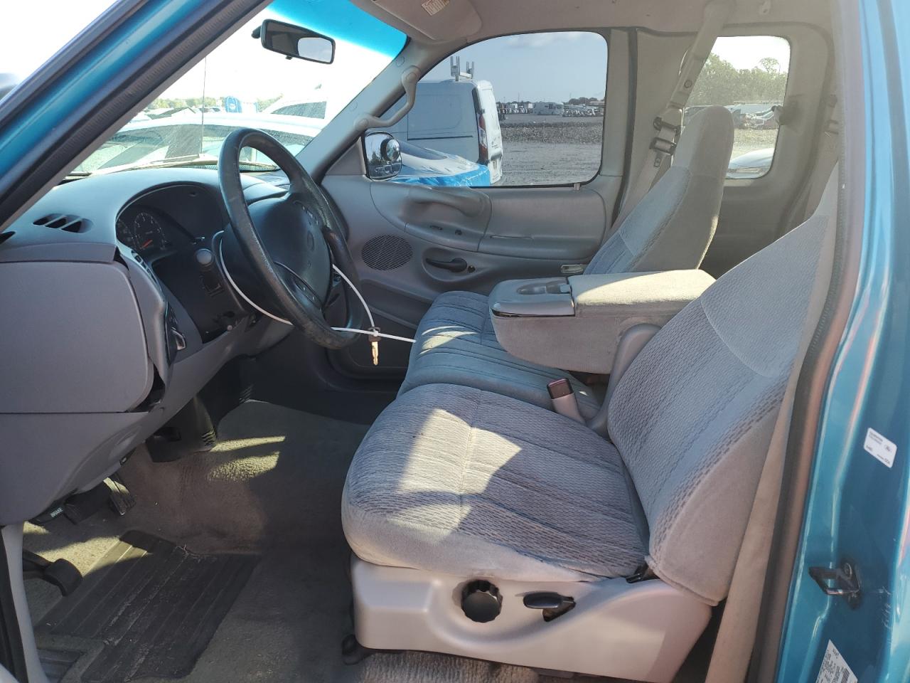 1998 Ford F150 VIN: 1FTZX176XWKC39460 Lot: 92800805