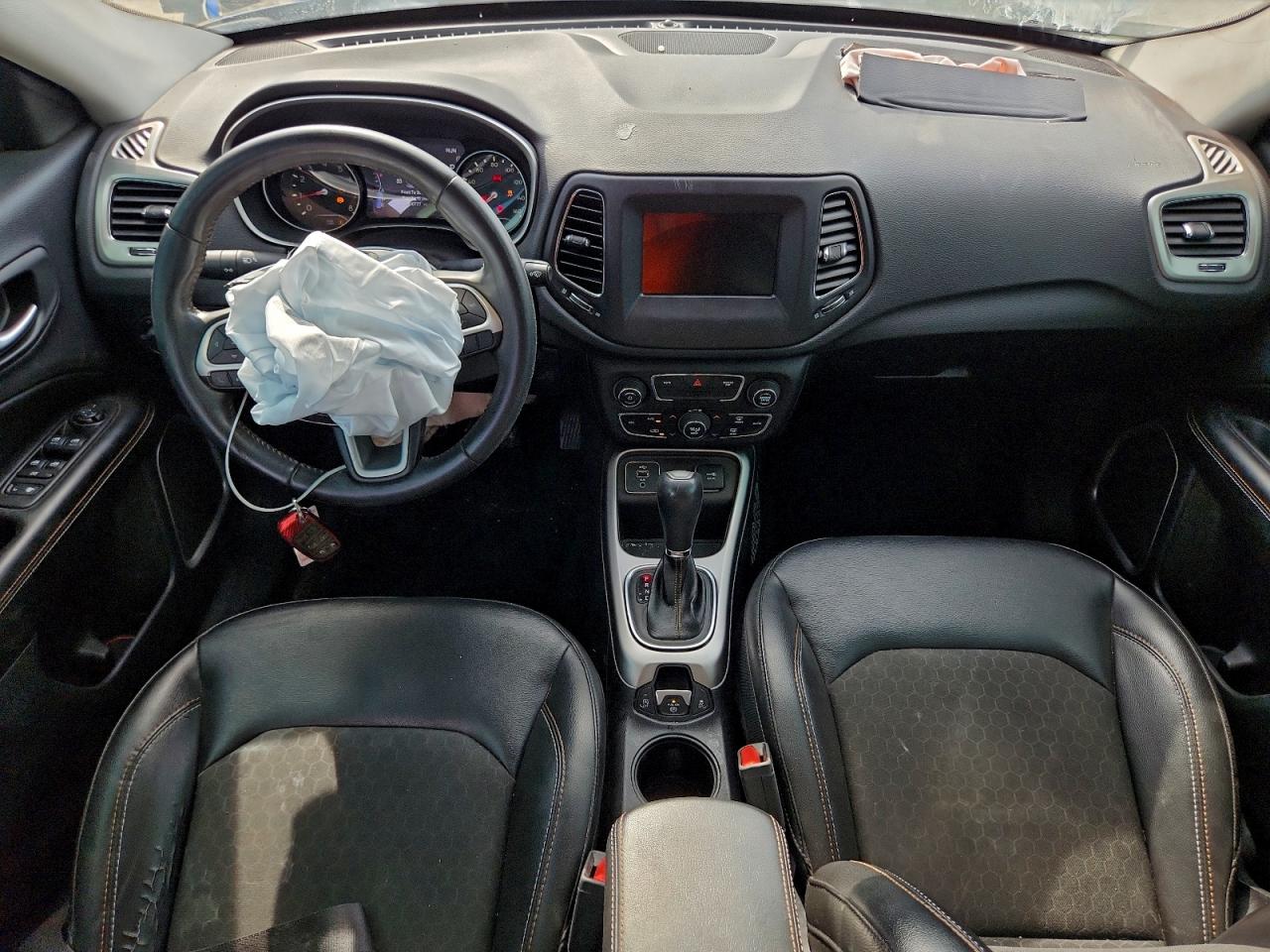 2018 Jeep Compass Latitude VIN: 3C4NJCBB1JT286593 Lot: 93118245