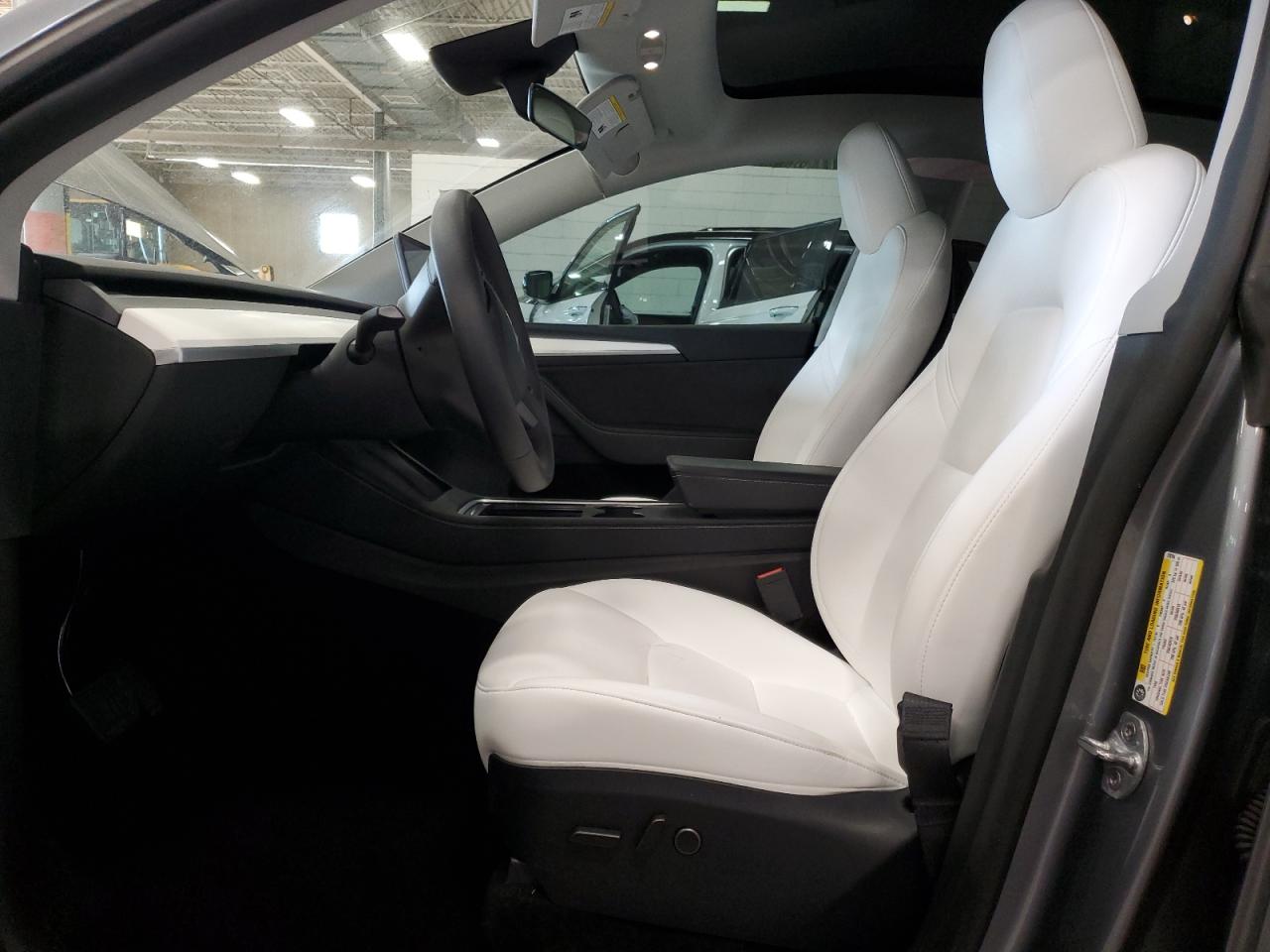 2024 Tesla Model Y VIN: 7SAYGDEE2RA278794 Lot: 92500895