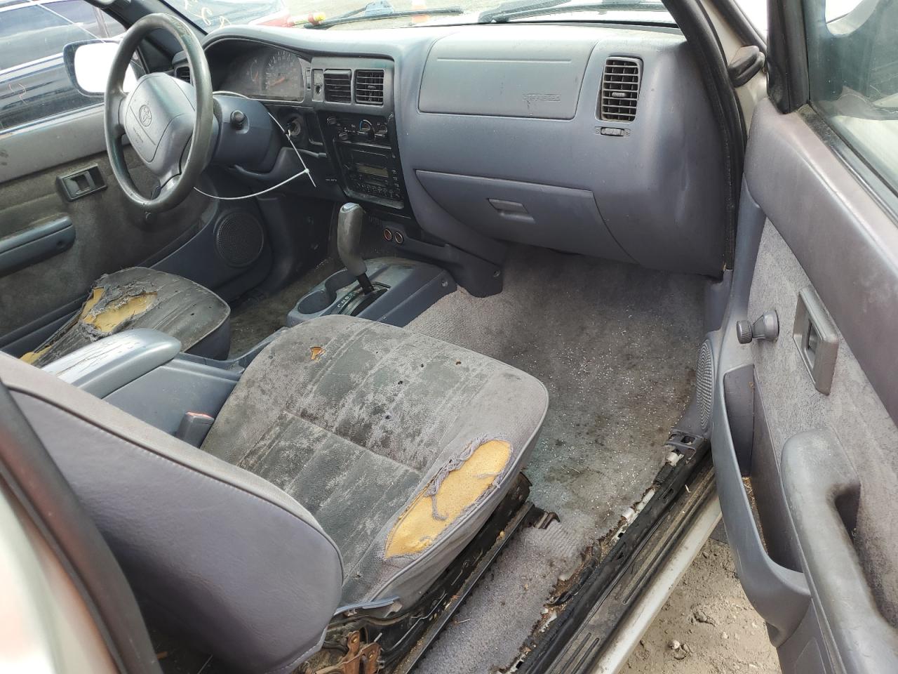 2000 Toyota Tacoma Prerunner VIN: 5TENM92NXYZ704628 Lot: 92750285