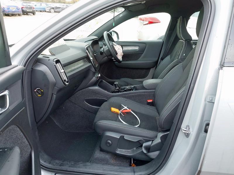 2025 VOLVO XC40 2.0 B4P PLUS DARK 5DR AUTO