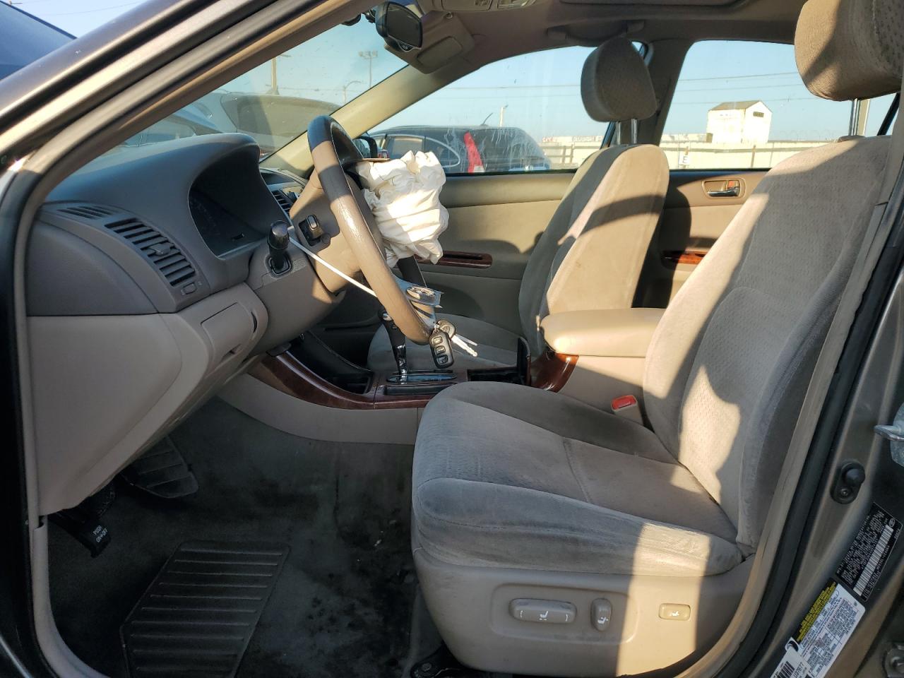 2004 Toyota Camry Le VIN: 4T1BF32K44U574151 Lot: 91828115