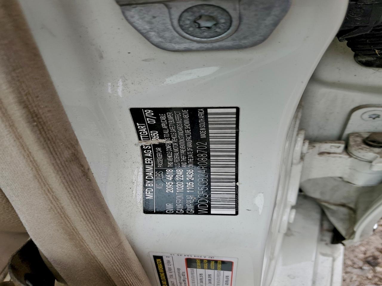 2010 Mercedes-Benz C 350 VIN: WDDGF5GB2AR088702 Lot: 94137735