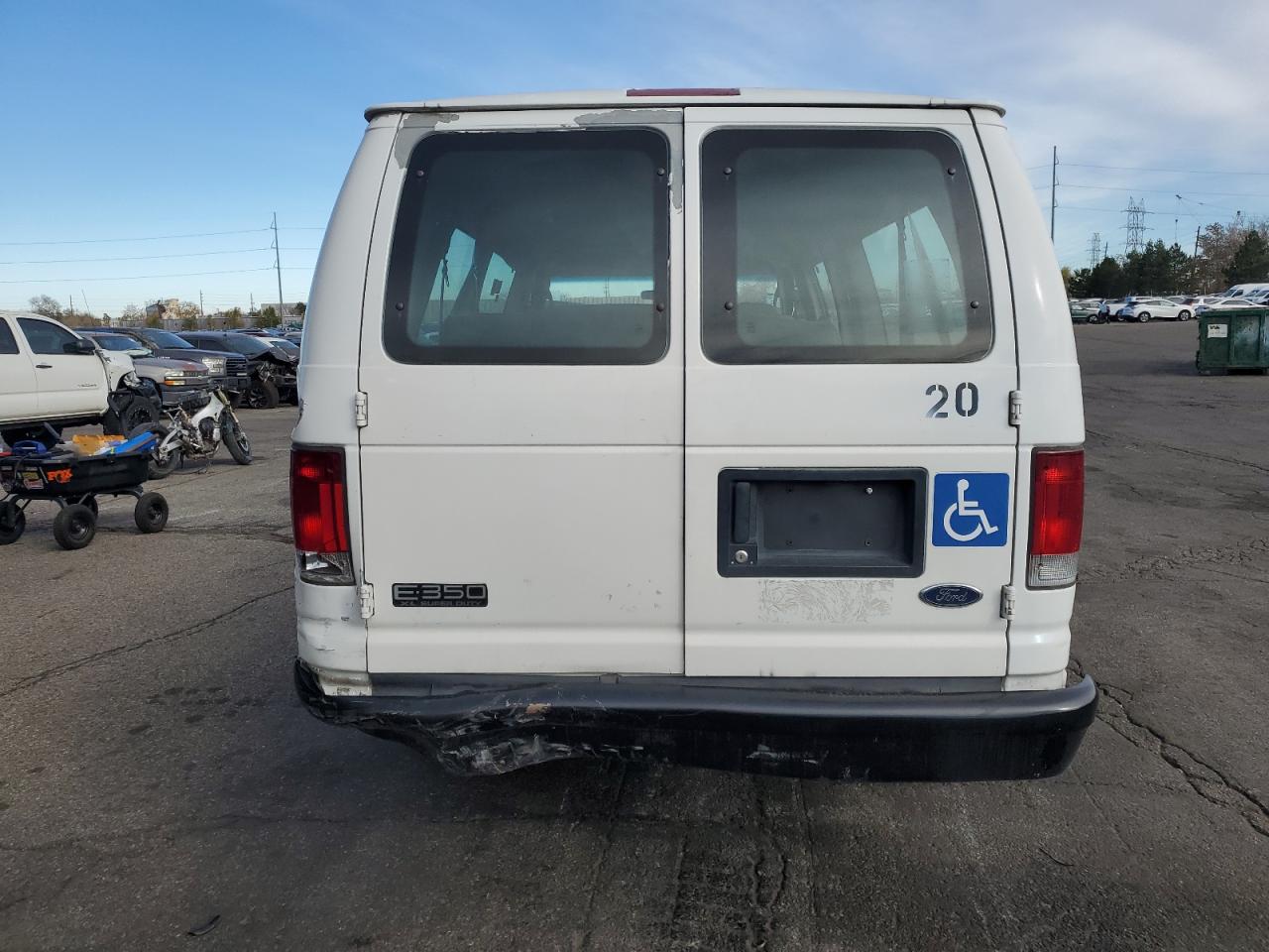2004 Ford Econoline E350 Super Duty Wagon VIN: 1FBSS31L54HB53305 Lot: 92125385