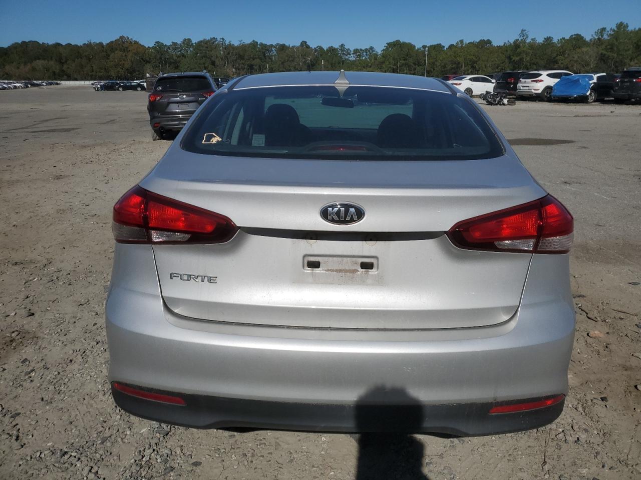 2018 Kia Forte Lx VIN: 3KPFK4A73JE260070 Lot: 92709495