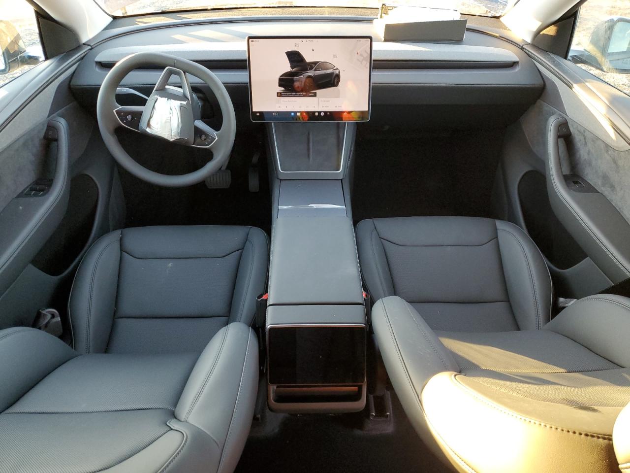 2026 Tesla Model Y VIN: 7SAYGDEE8TA584454 Lot: 93414495