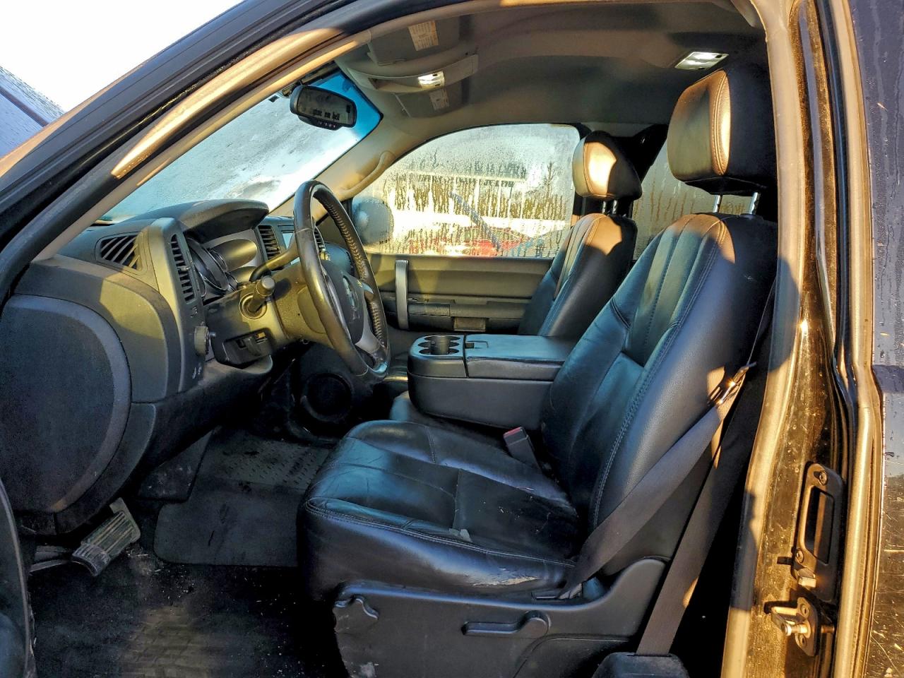 2008 Chevrolet Silverado C1500 VIN: 2GCEC19C581327784 Lot: 93272805