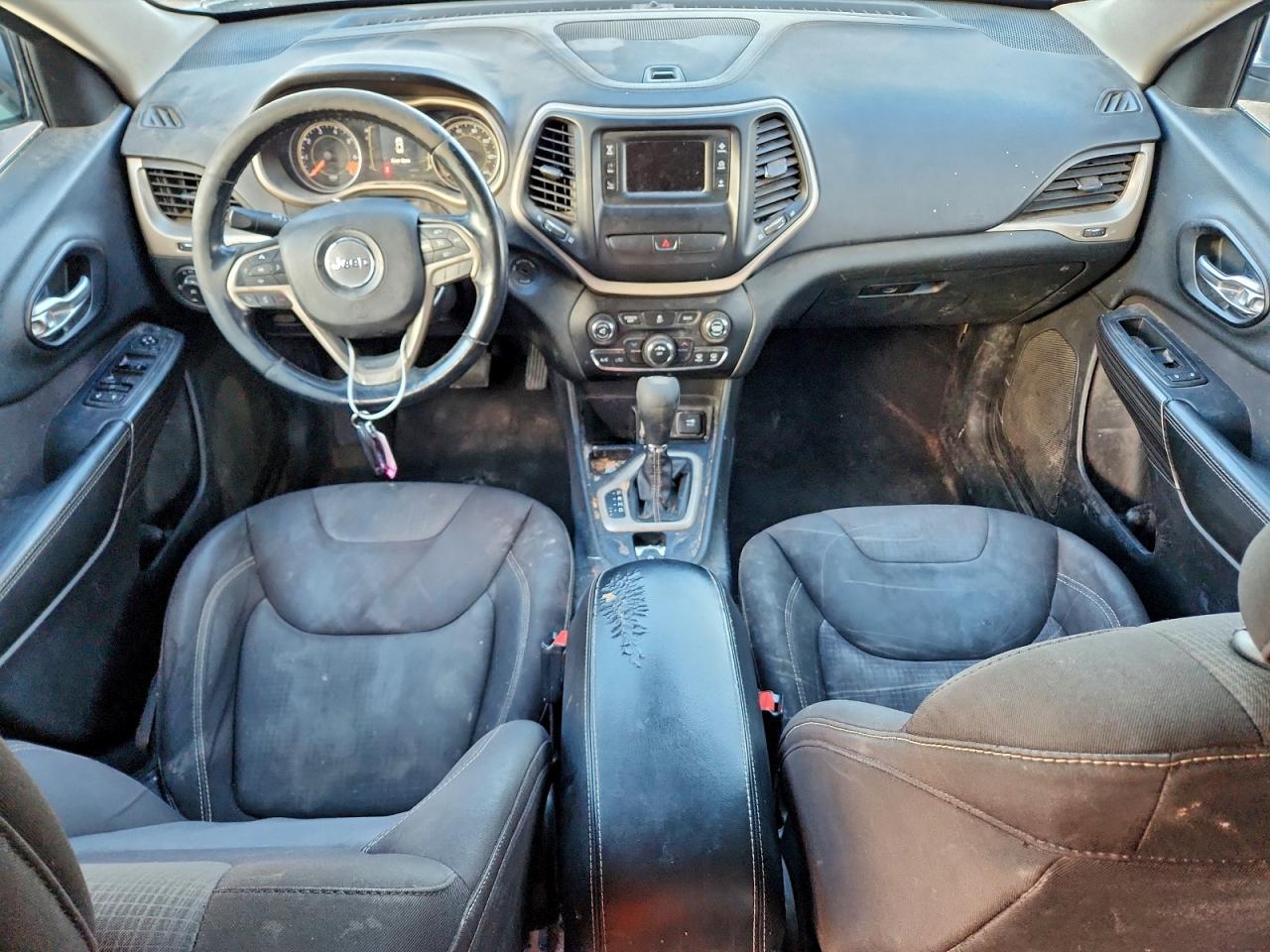 2015 Jeep Cherokee Latitude VIN: 1C4PJLCB7FW700520 Lot: 91900055