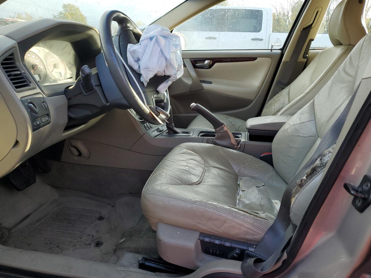 2002 Volvo V70 2.4T VIN: YV1SW58D522235605 Lot: 91440185