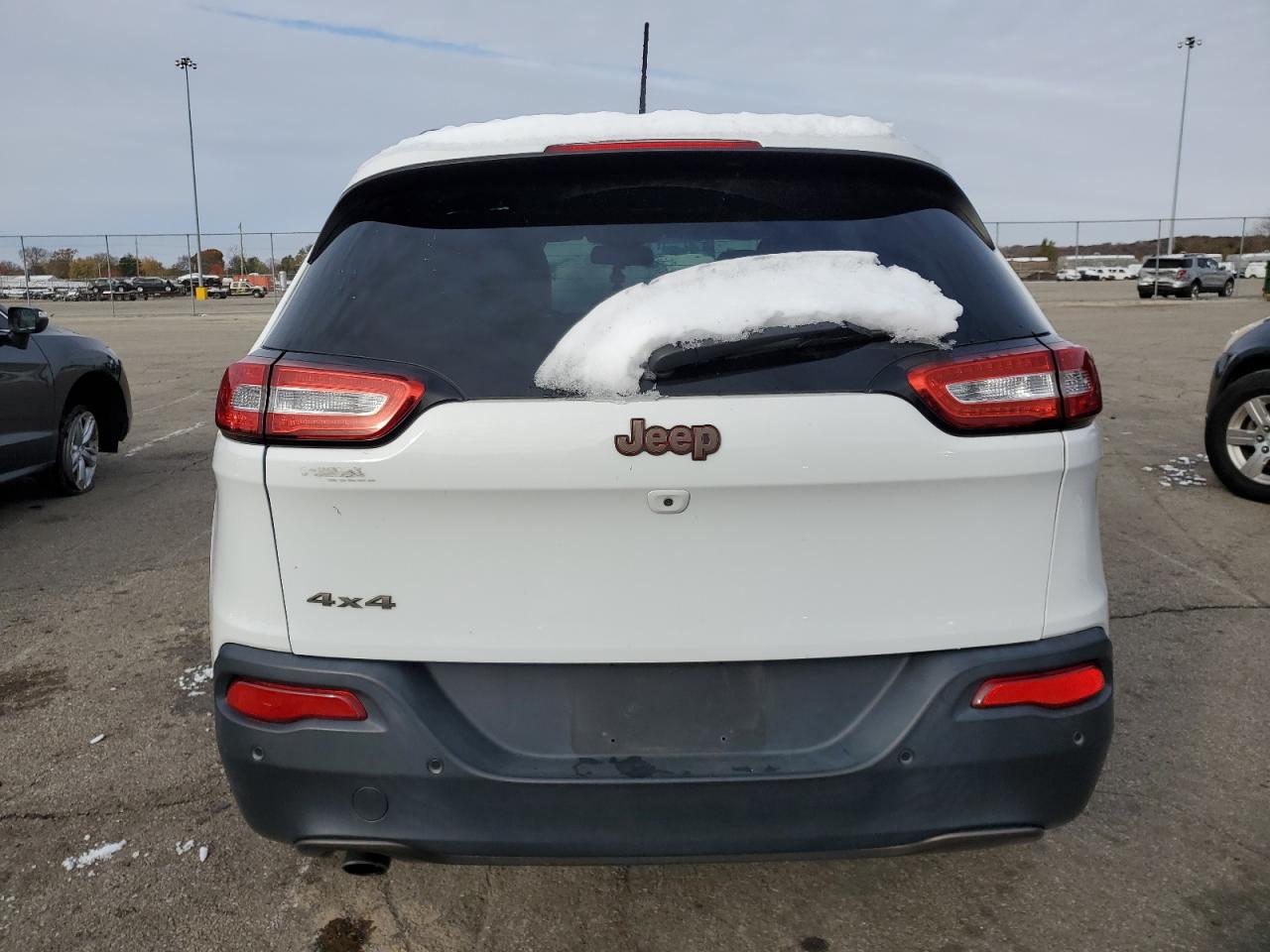 2016 Jeep Cherokee Latitude VIN: 1C4PJMCB4GW277046 Lot: 91840545