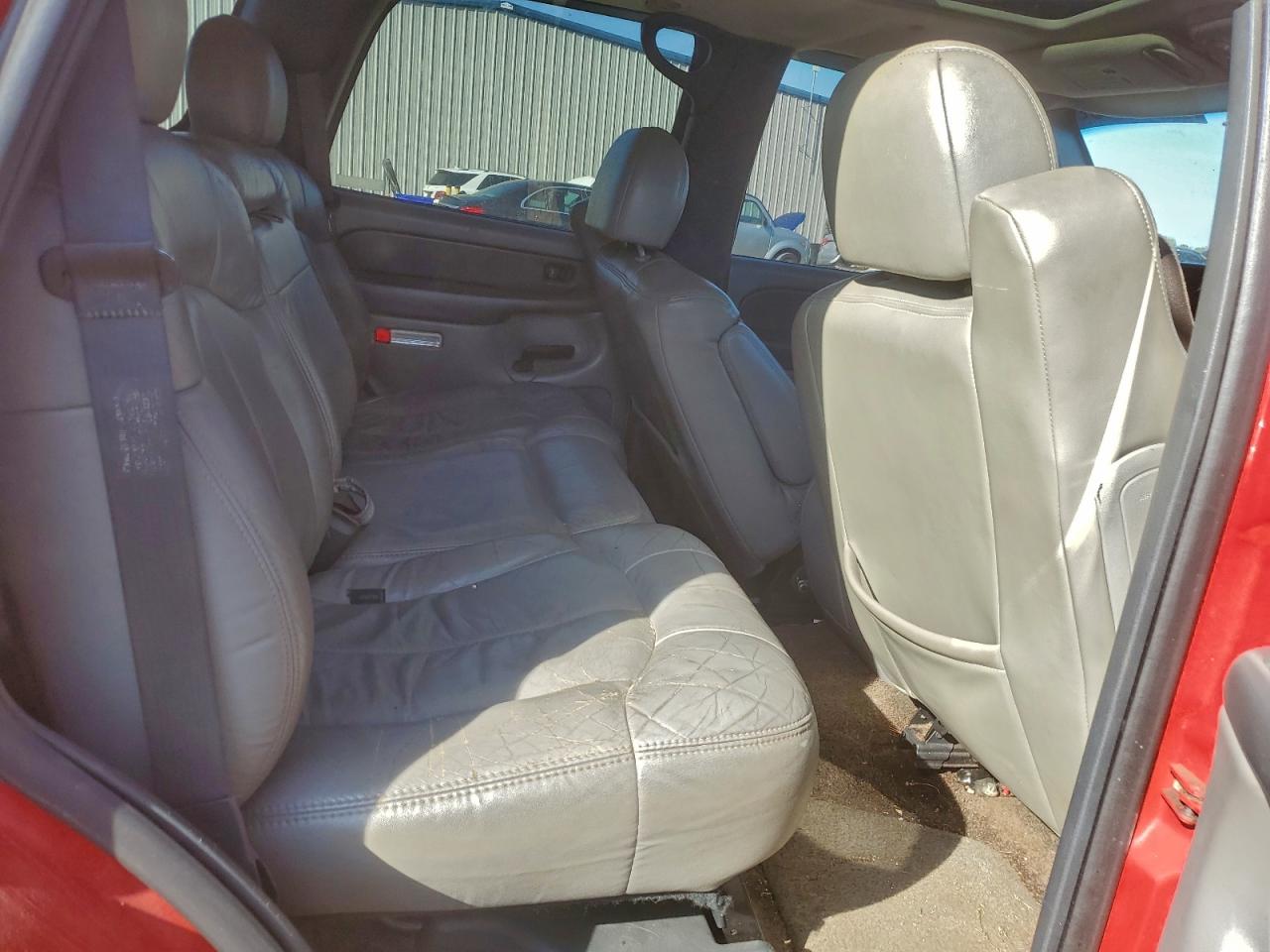 2001 Chevrolet Tahoe C1500 VIN: 1GNEC13TX1R126492 Lot: 93660775