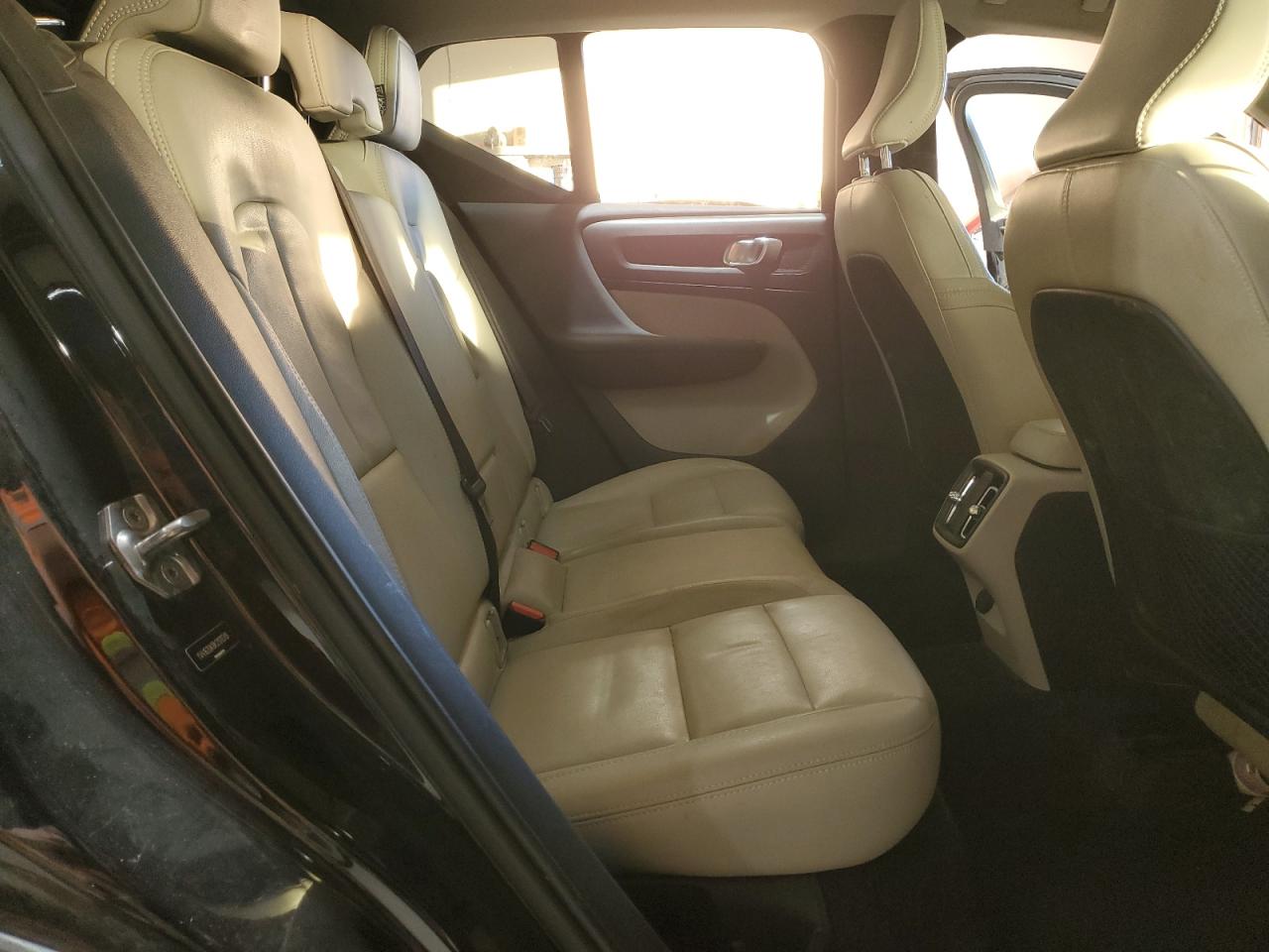 2019 Volvo Xc40 T5 Momentum VIN: YV4162UK8K2120319 Lot: 92405995