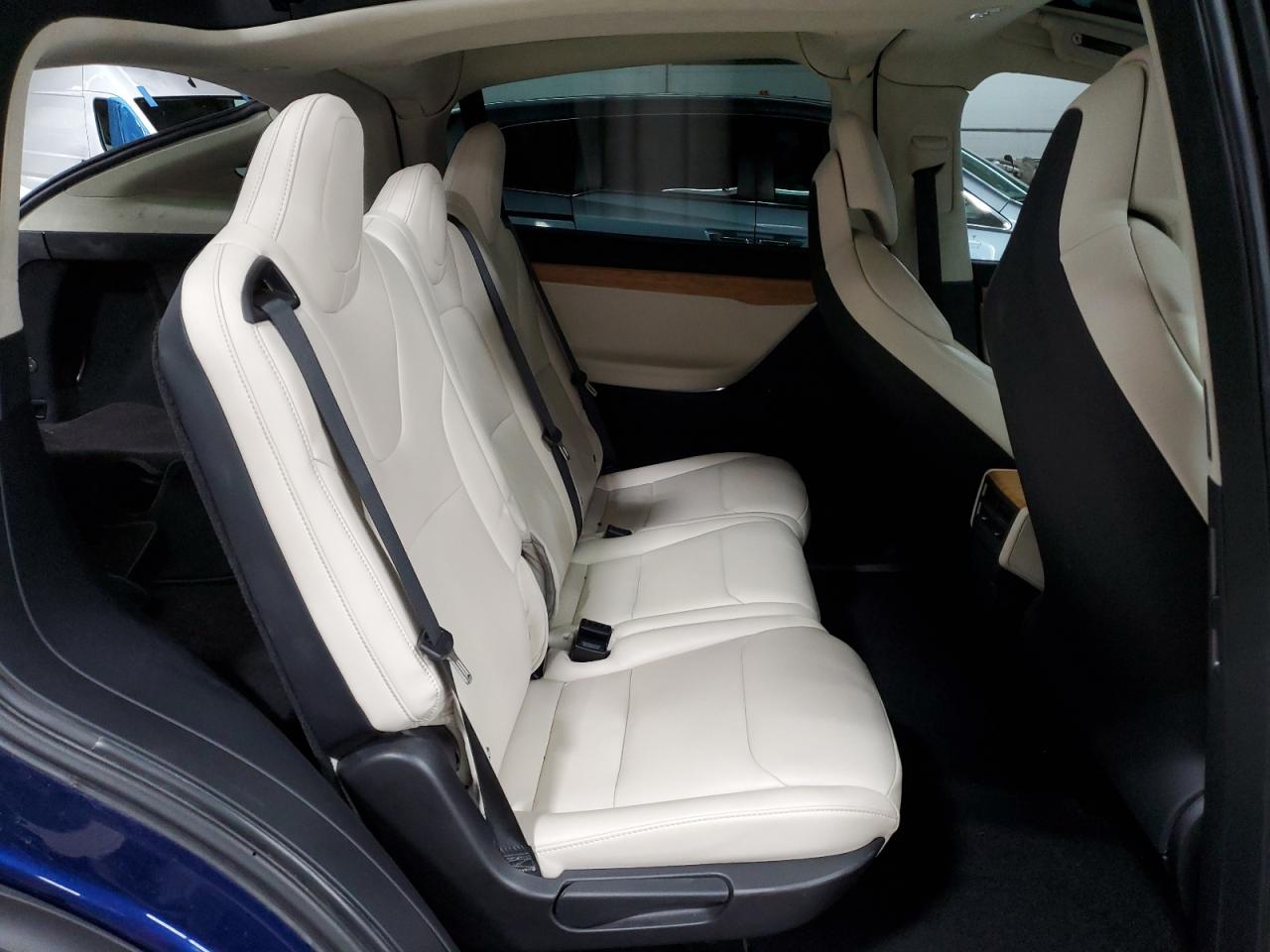 2018 Tesla Model X VIN: 5YJXCDE26JF141374 Lot: 92744815