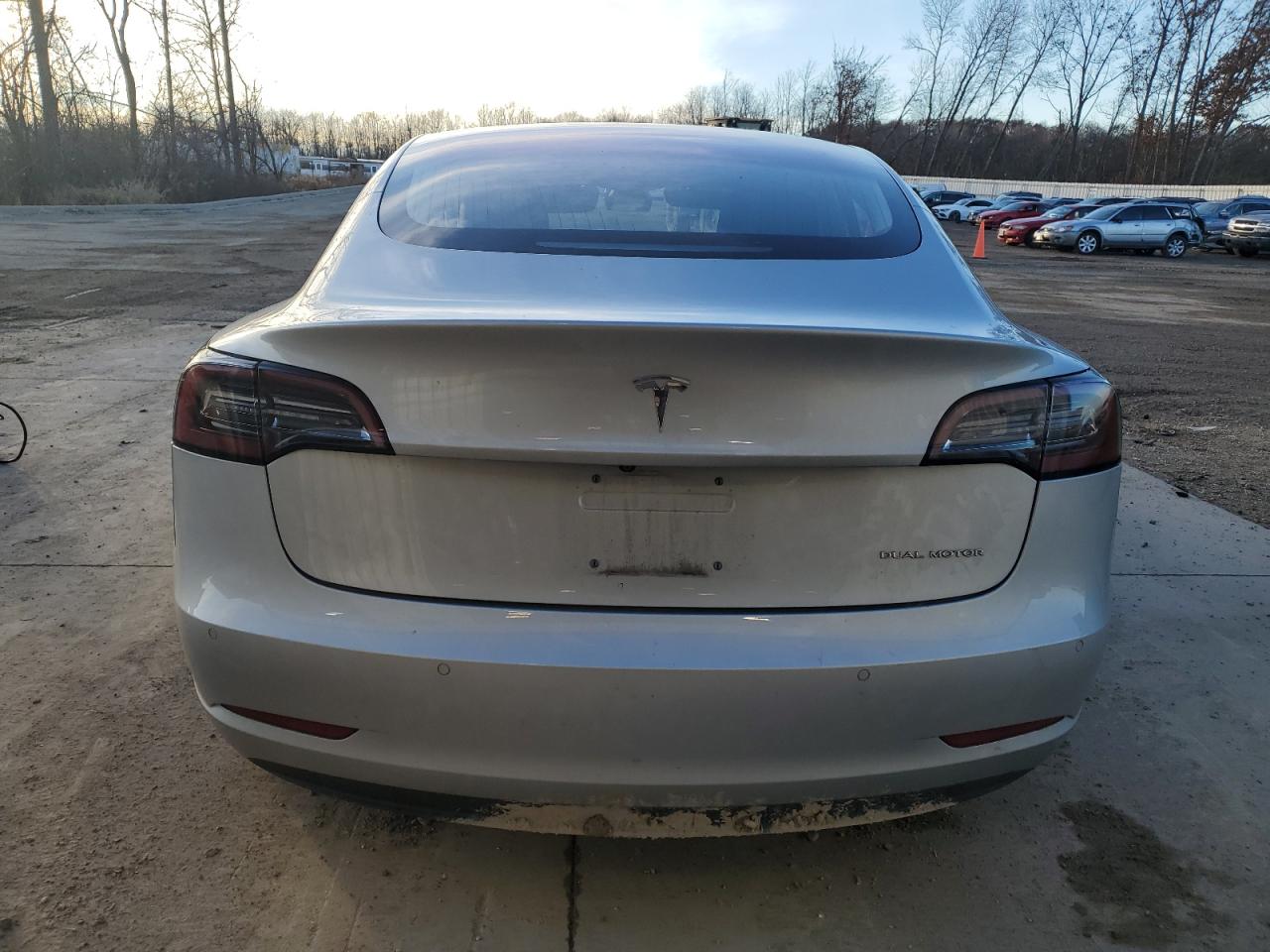2018 Tesla Model 3 VIN: 5YJ3E1EB8JF091083 Lot: 92984915