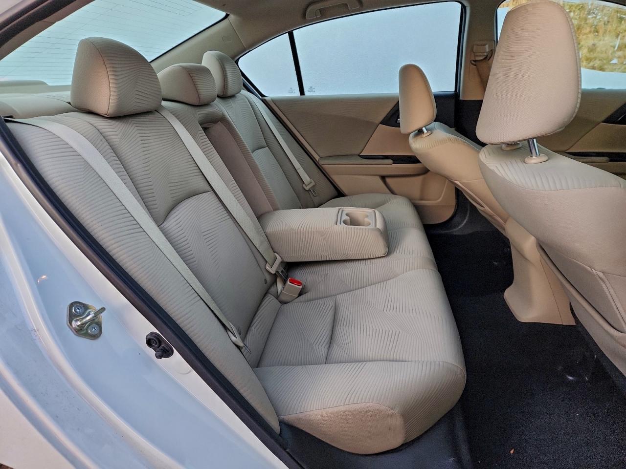 2017 Honda Accord Lx VIN: 1HGCR2F33HA046395 Lot: 93643525