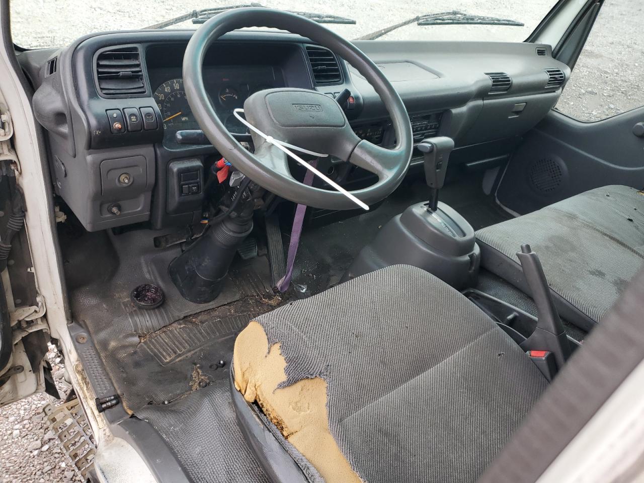 2002 Isuzu Nqr Box Truck VIN: JALE5B14527901572 Lot: 92935855