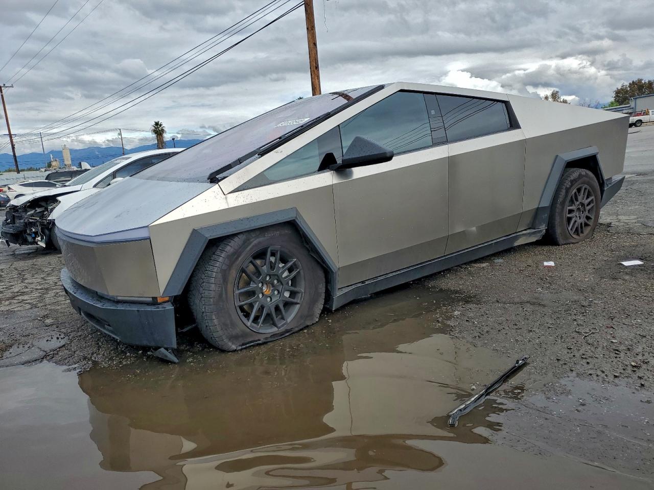 2025 Tesla Cybertruck