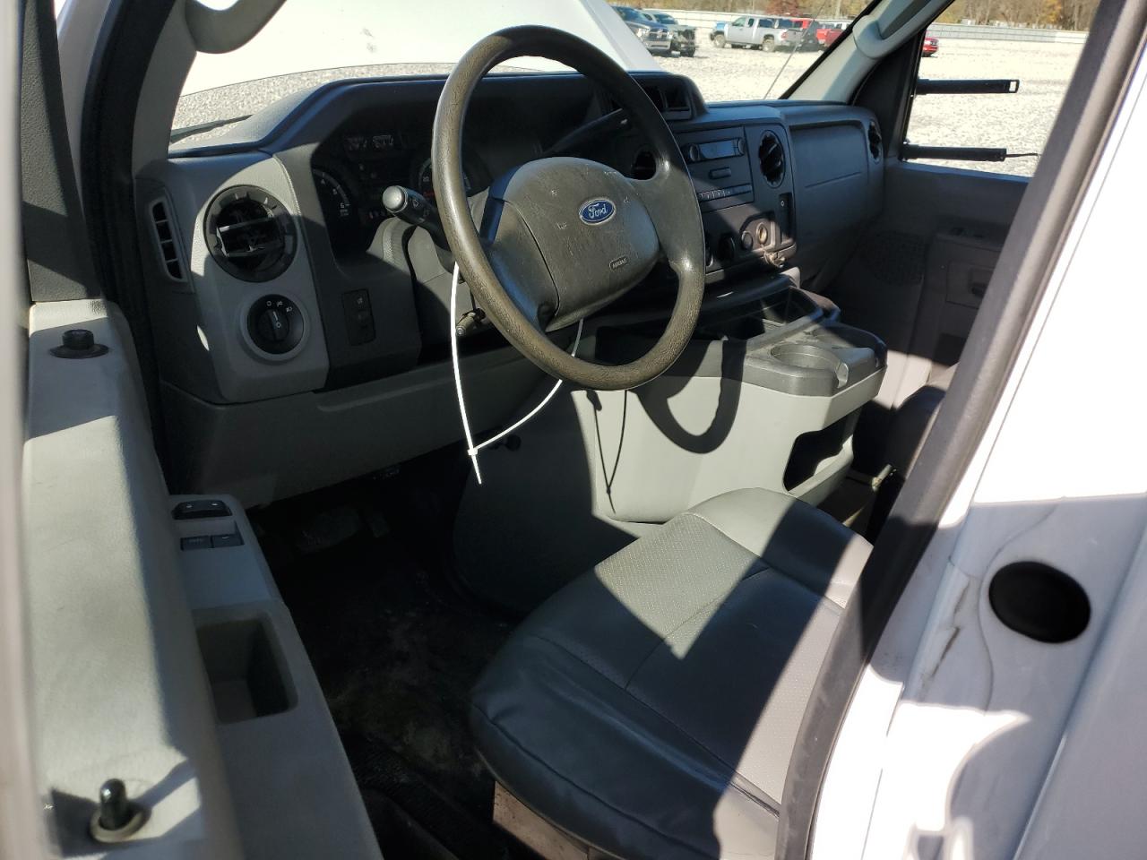 2018 Ford E450 Box Truck VIN: 1FDXE4FS4JDC10123 Lot: 90786615