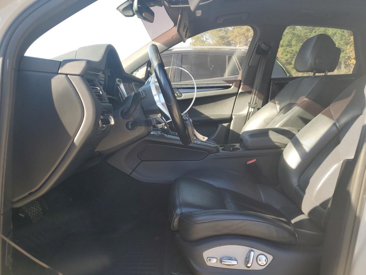 2020 Porsche Macan S VIN: WP1AB2A57LLB31934 Lot: 92655315