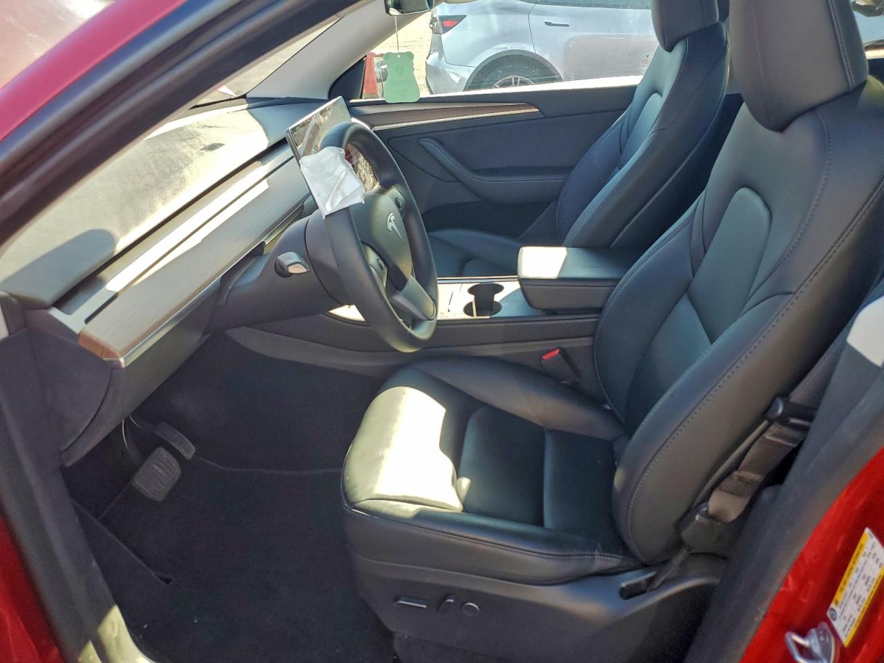 2023 Tesla Model Y VIN: 7SAYGDEE0PF872641 Lot: 93860025