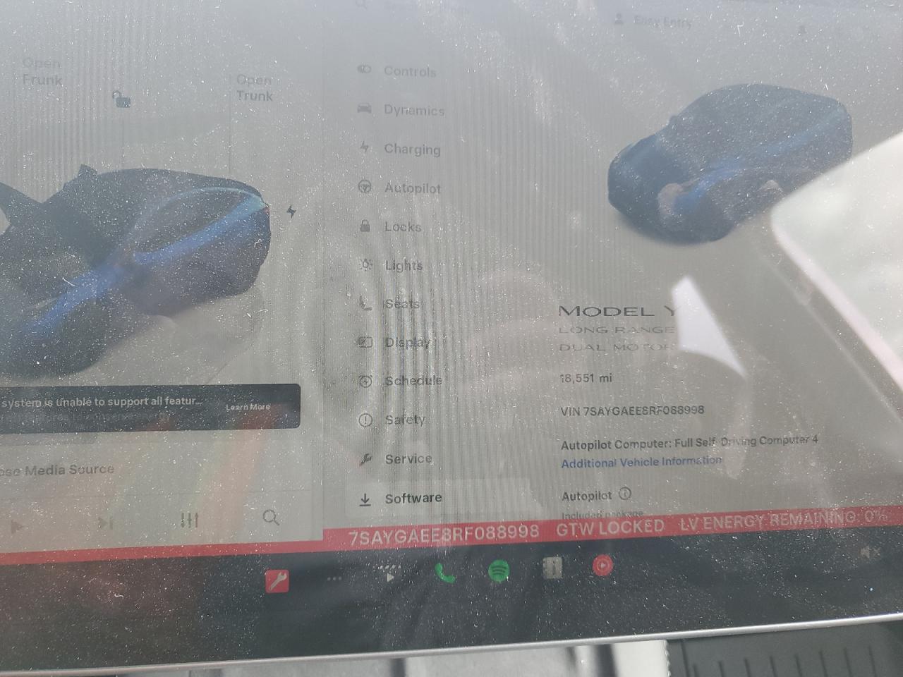 2024 Tesla Model Y VIN: 7SAYGAEE8RF088998 Lot: 92431515