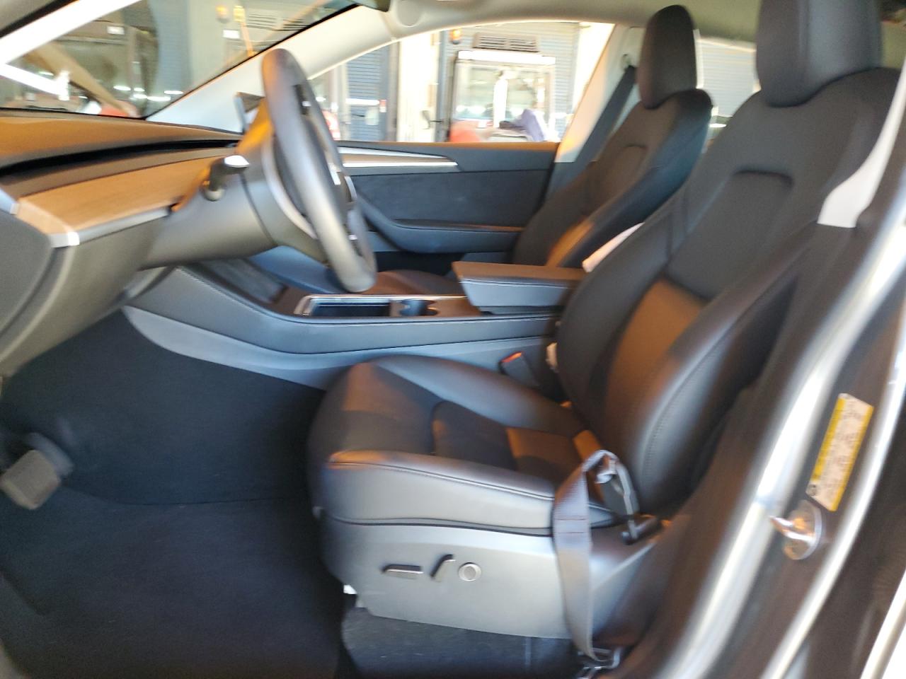 2025 Tesla Model Y VIN: 7SAYGDEEXSF296341 Lot: 91134115