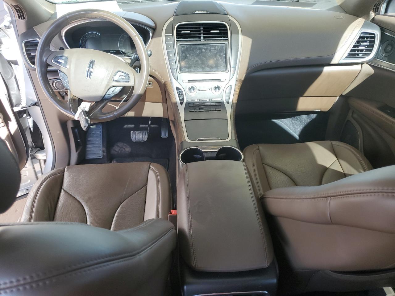 2016 Lincoln Mkx Reserve VIN: 2LMTJ8LPXGBL51301 Lot: 90946075