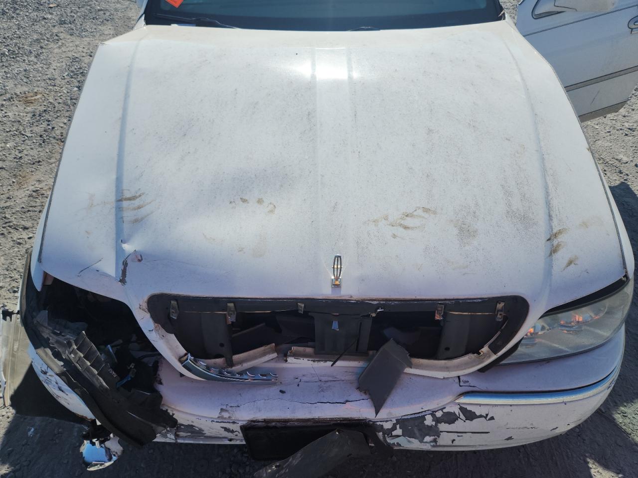 2004 Lincoln Town Car Executive VIN: 1LNHM81W94Y619062 Lot: 93421925