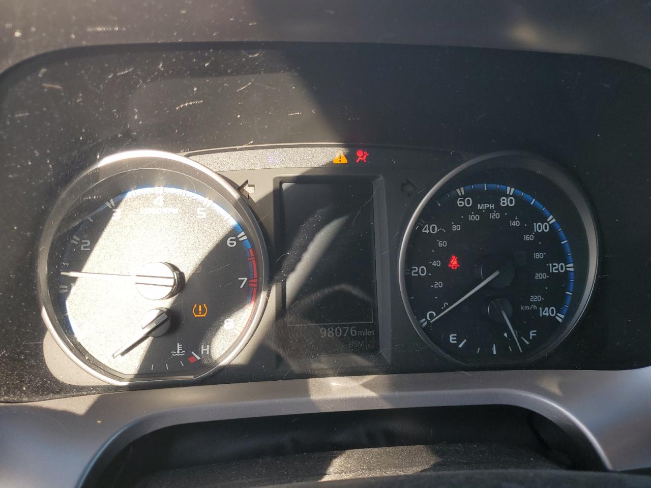 2017 Toyota Rav4 Xle VIN: JTMRFREV3HJ709476 Lot: 92477295