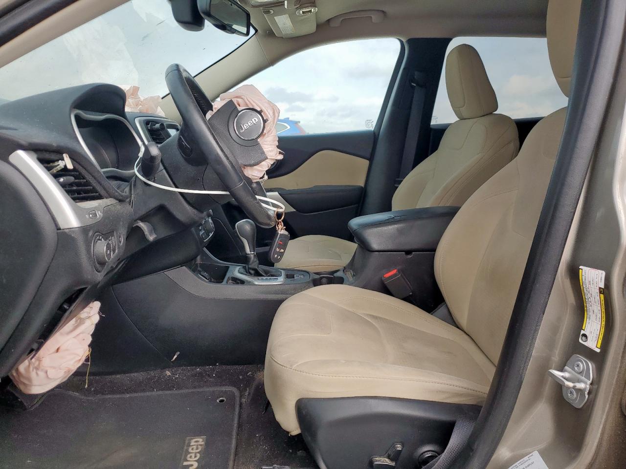 2017 Jeep Cherokee Latitude VIN: 1C4PJLCBXHW661151 Lot: 93094325