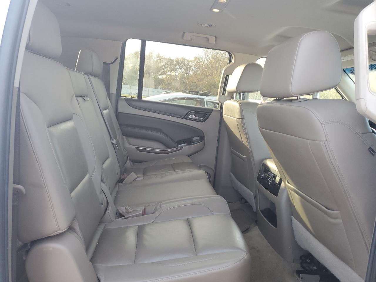 2017 Chevrolet Suburban C1500 Lt VIN: 1GNSCHKC9HR135854 Lot: 91836255