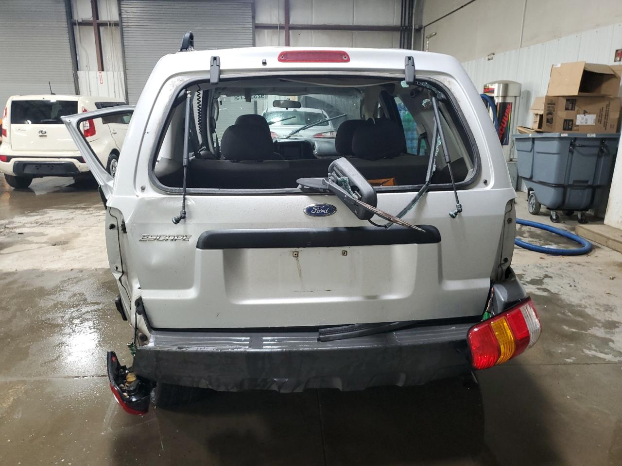 2003 Ford Escape Xls VIN: 1FMYU02113KE04264 Lot: 92330275