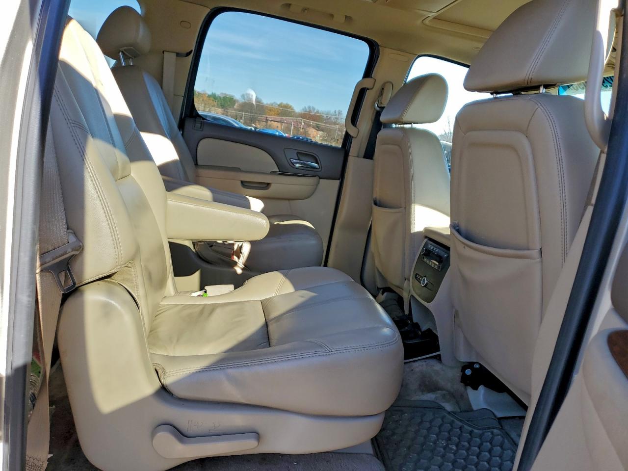 2007 GMC Yukon Xl K1500 VIN: 1GKFK16357J386404 Lot: 92977095