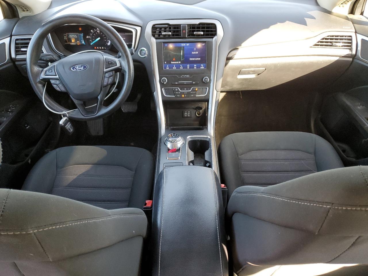 2019 Ford Fusion Se VIN: 3FA6P0LU6KR257662 Lot: 92248095