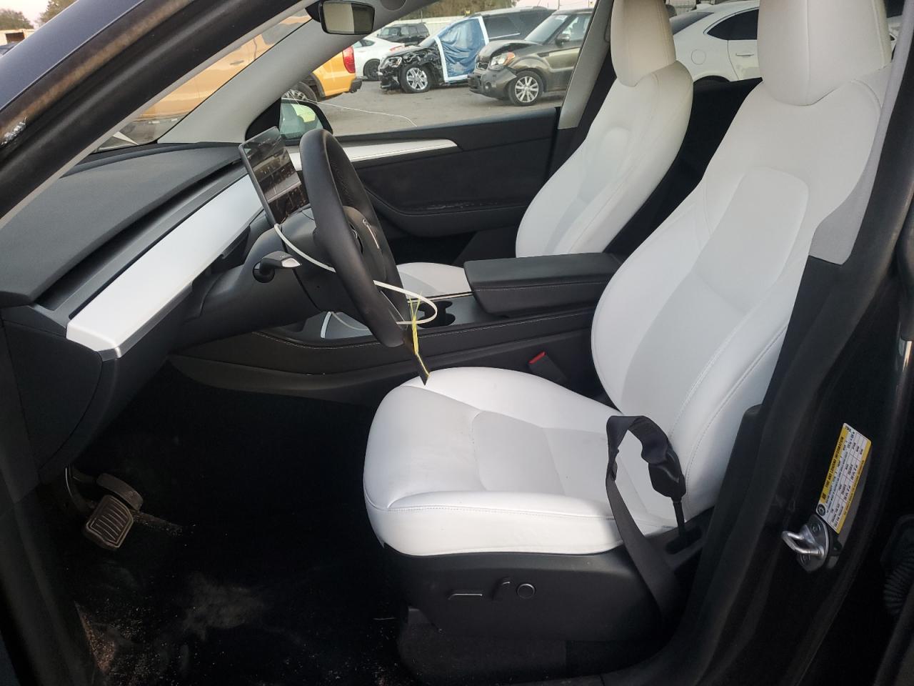 2024 Tesla Model Y VIN: 7SAYGDEE7RA275616 Lot: 91320865