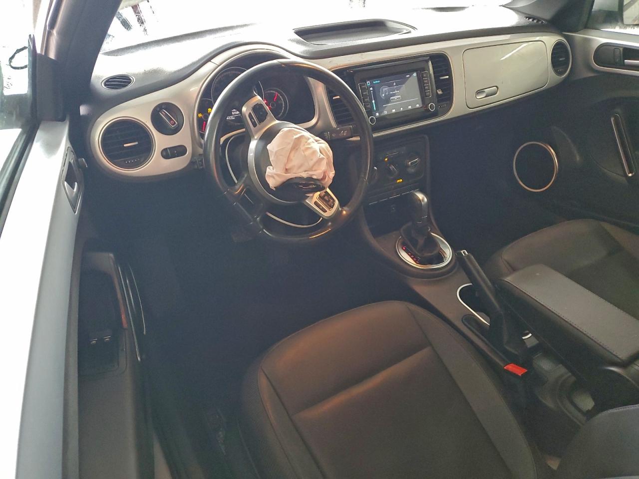 2015 Volkswagen Beetle 1.8T VIN: 3VWJ07AT9FM639793 Lot: 94388395