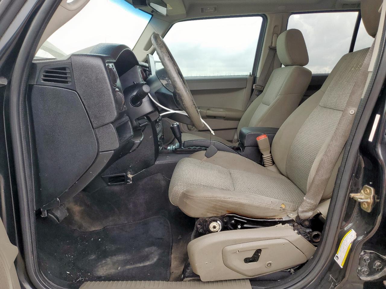 2007 Jeep Commander VIN: 1J8HG48P57C621131 Lot: 93077875