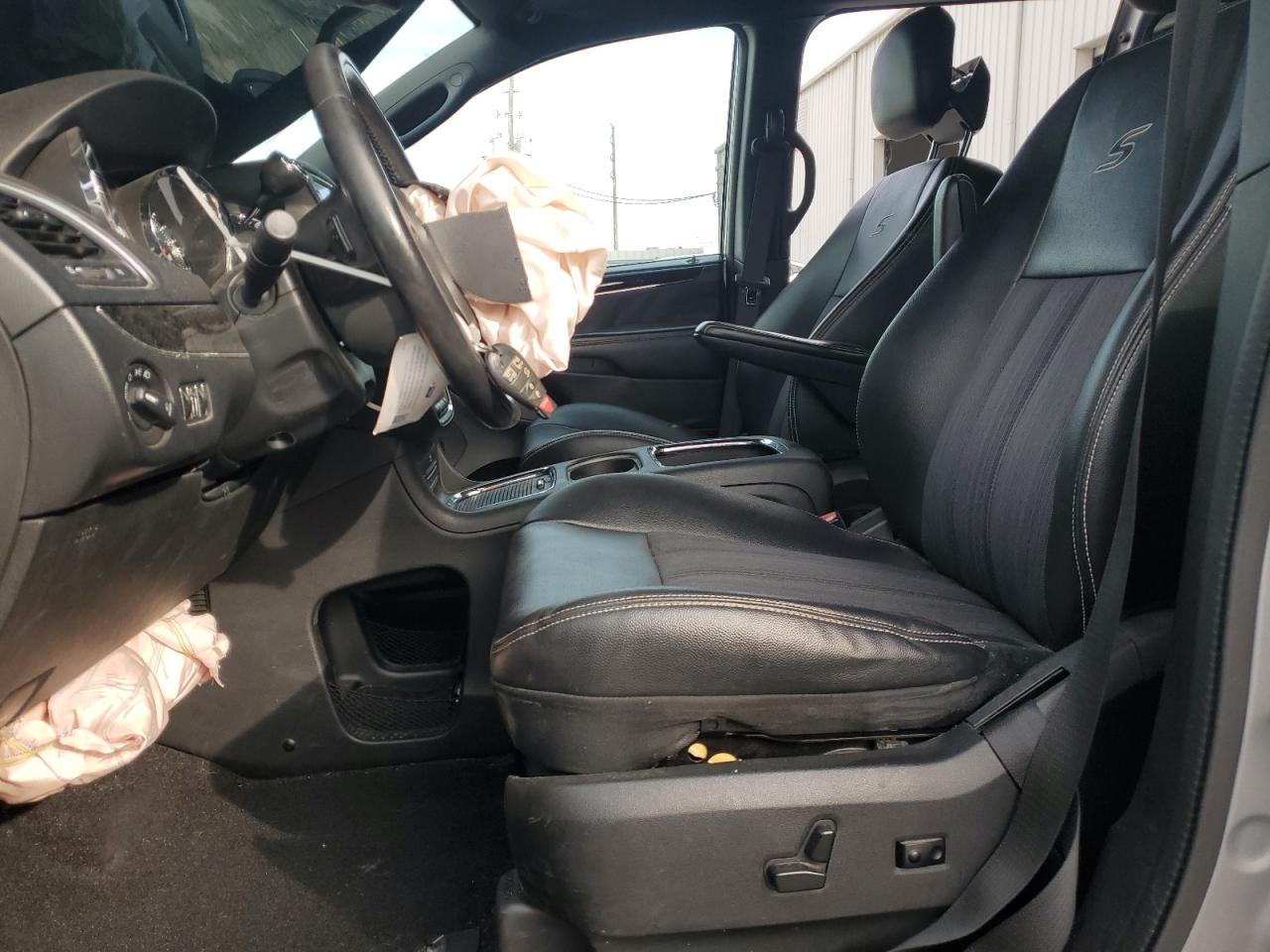 2014 Chrysler Town & Country S VIN: 2C4RC1HG9ER372262 Lot: 91588065