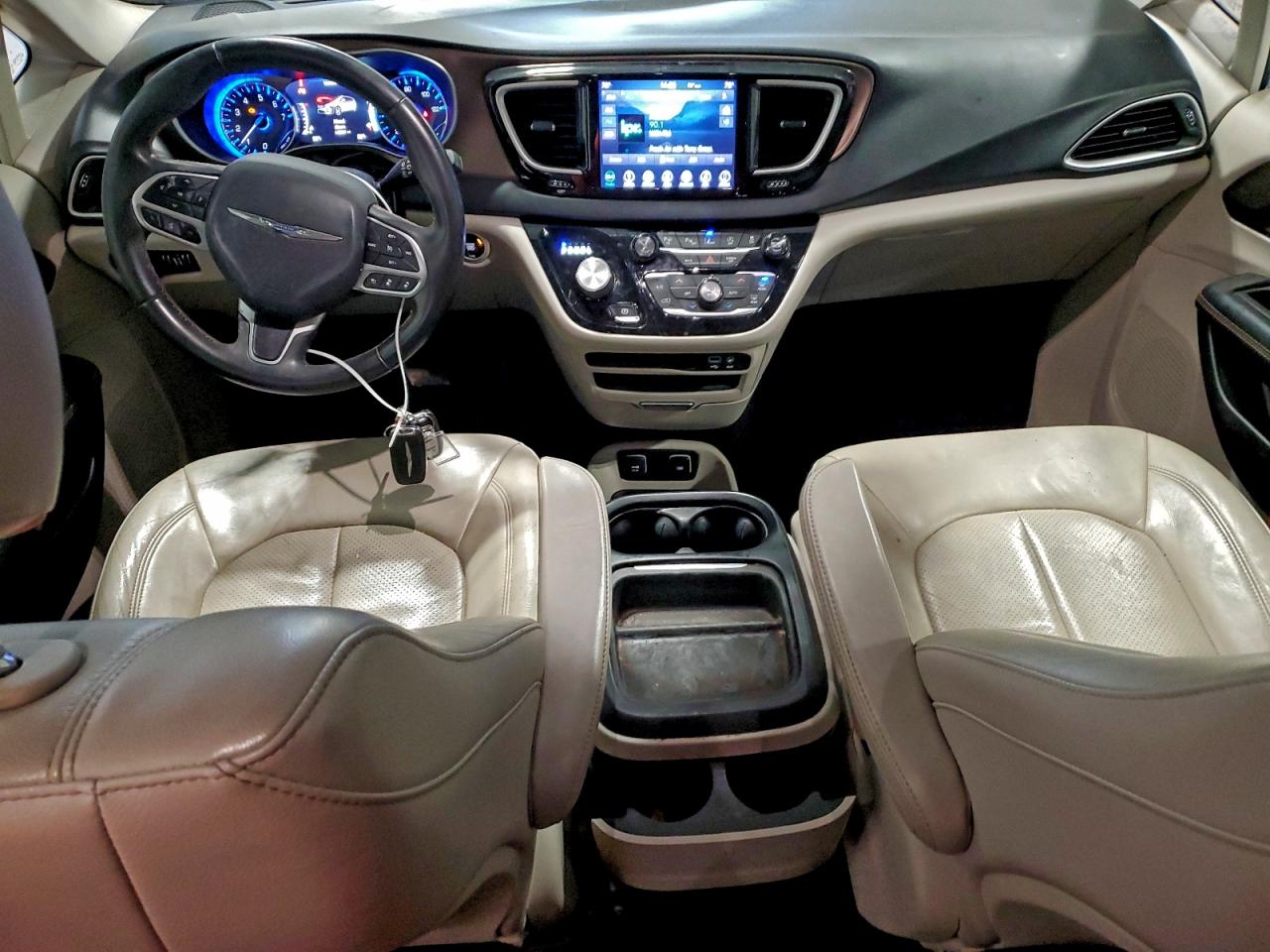 2018 Chrysler Pacifica Touring L VIN: 2C4RC1BG9JR320925 Lot: 94344985