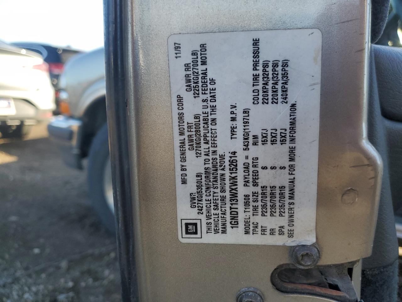 1998 Chevrolet Blazer VIN: 1GNDT13WXWK152614 Lot: 92182475