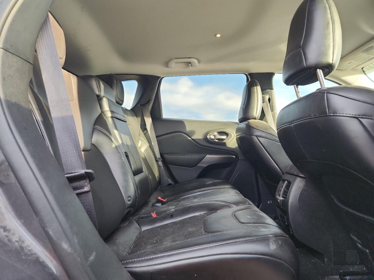 2019 Jeep Cherokee Latitude Plus VIN: 1C4PJMLB8KD310375 Lot: 90791125