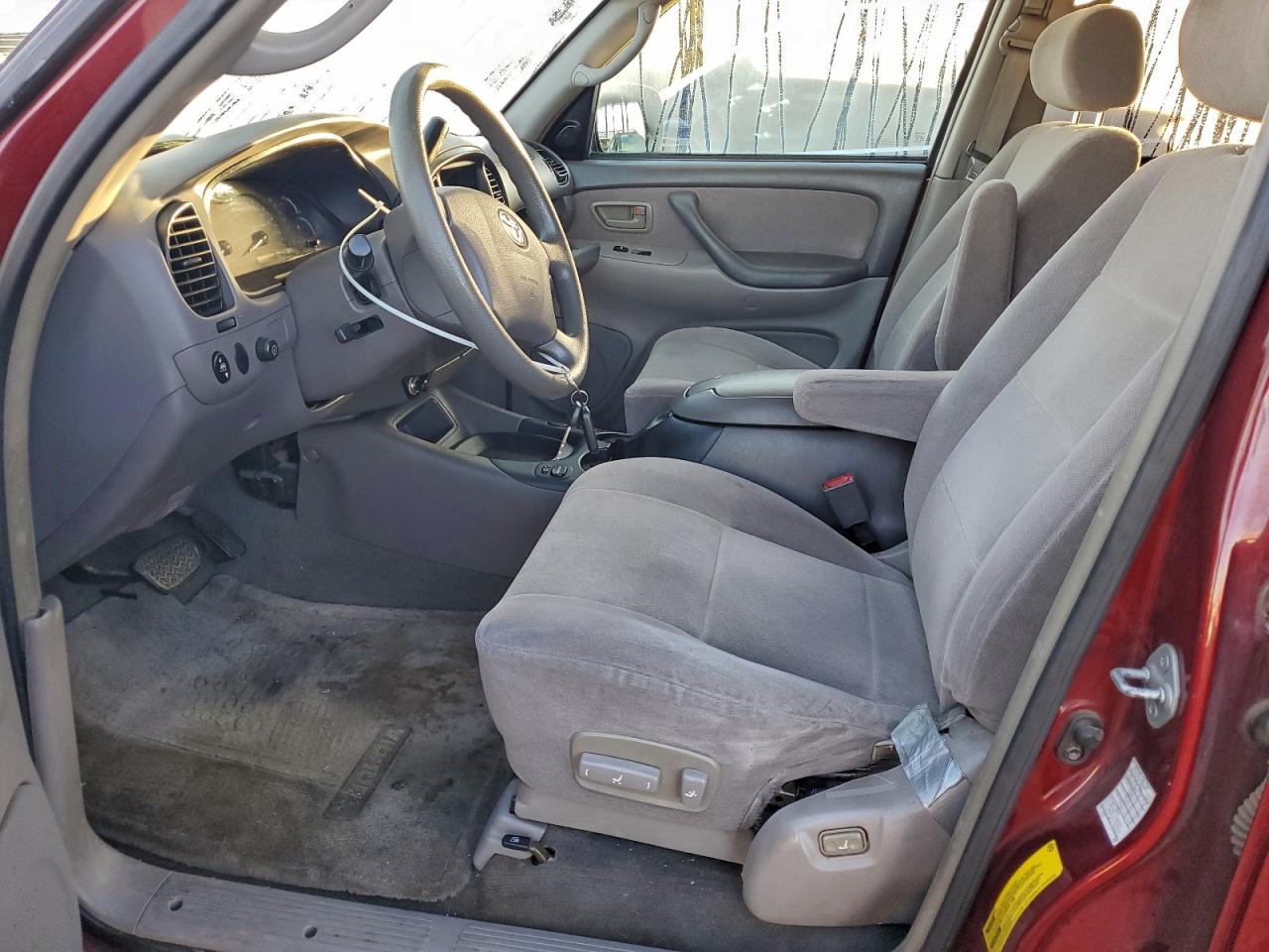 2004 Toyota Sequoia Sr5 VIN: 5TDZT34A34S207827 Lot: 94361485