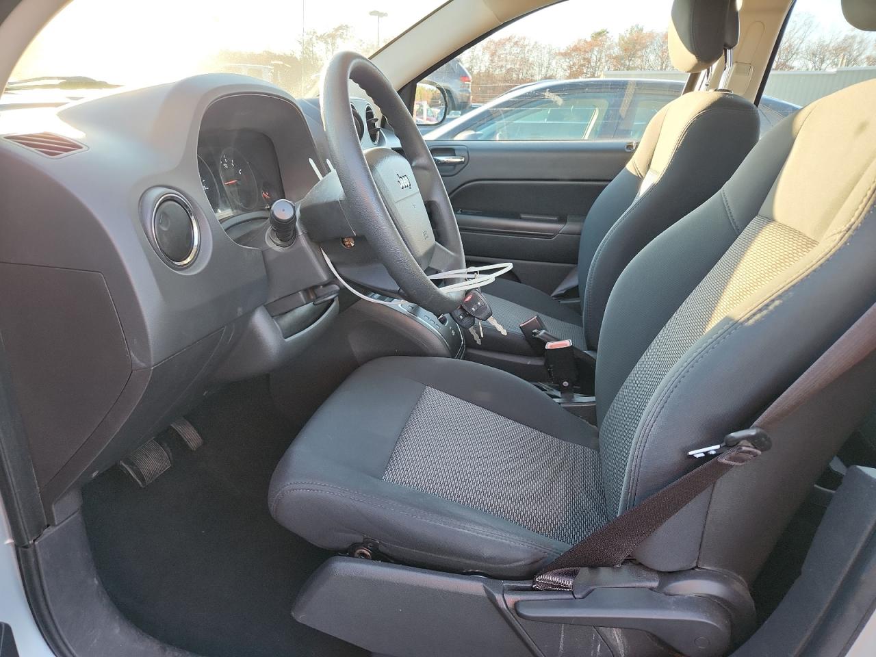 2010 Jeep Compass Sport VIN: 1J4NF4FB0AD601417 Lot: 92228545